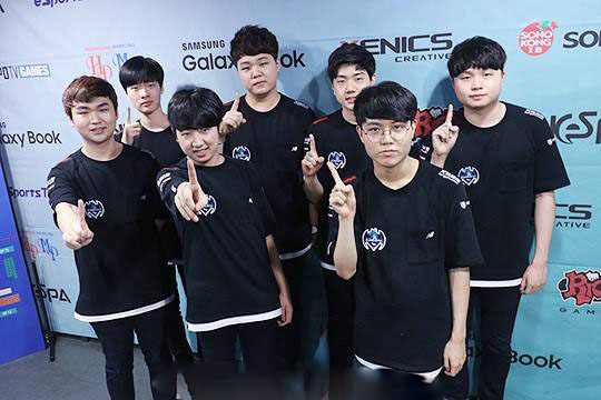 Tian 在 LPL 中三次获得亚军，与 Top Esports 一起。你如何评价 Tian 在 Top Esports 中的表现？